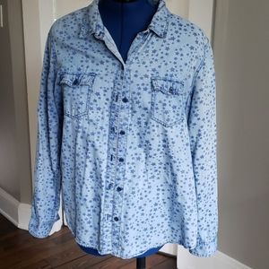 Star print chambray button down